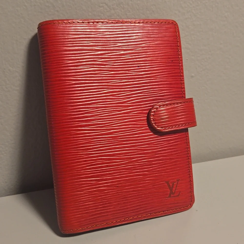 Louis Vuitton chic scarlet